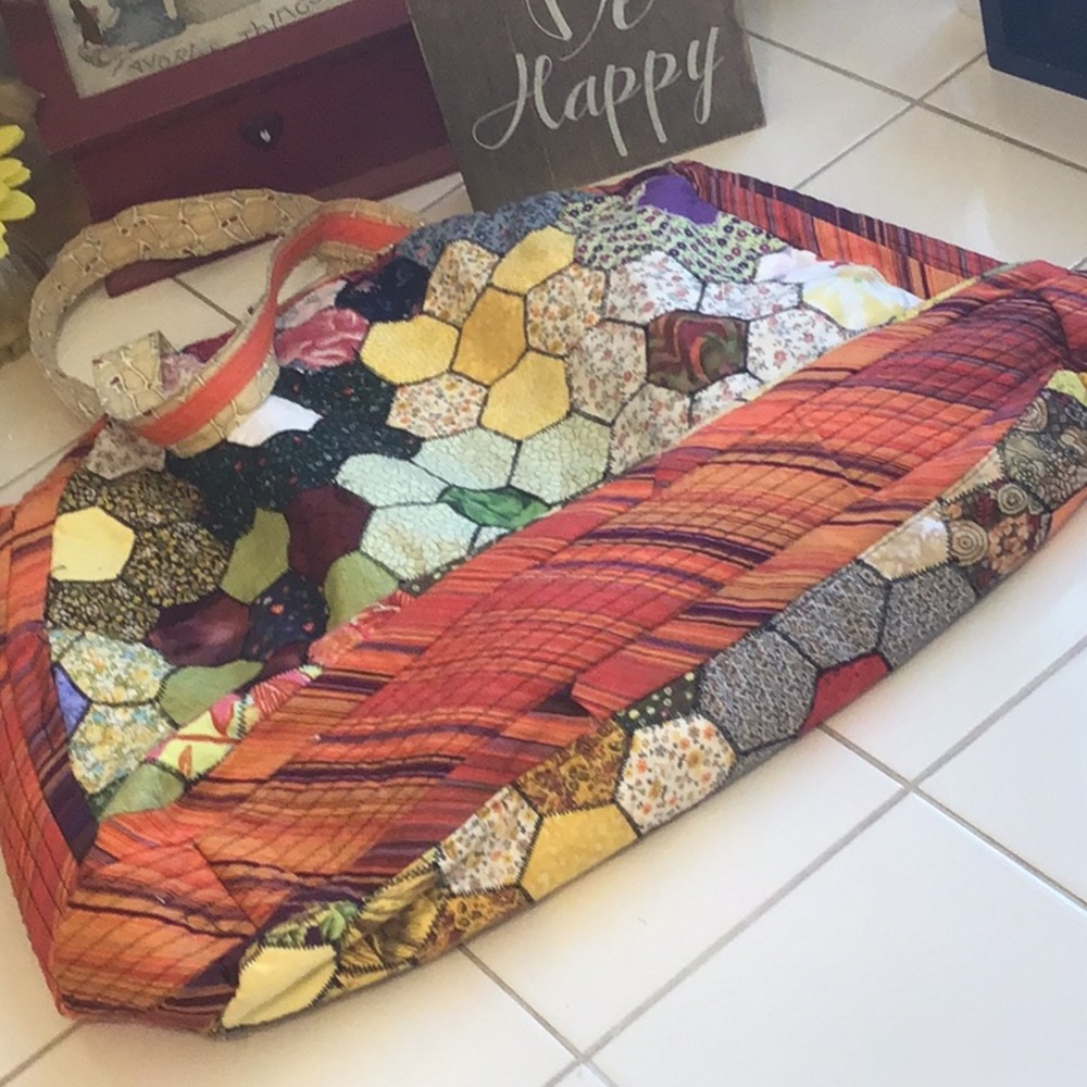 Handmade Honeycomb Quilt Design Tote - Picture 7 of 7